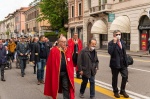 VARESE FESTA SAN VITTORE FAMIGLIA BOSINA CORTE VERSO LA BASILICA