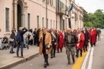 VARESE FESTA SAN VITTORE FAMIGLIA BOSINA CORTE VERSO LA BASILICA