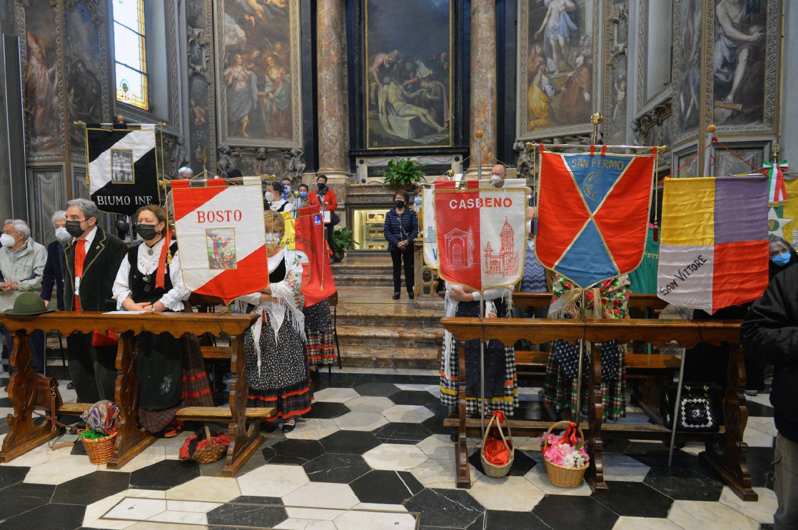 VARESE MESSA IN BASILICA PER PATRONALE SAN VITTORE 2022 E MAMMA DELL’ ANNO FEDERICA VECCHI