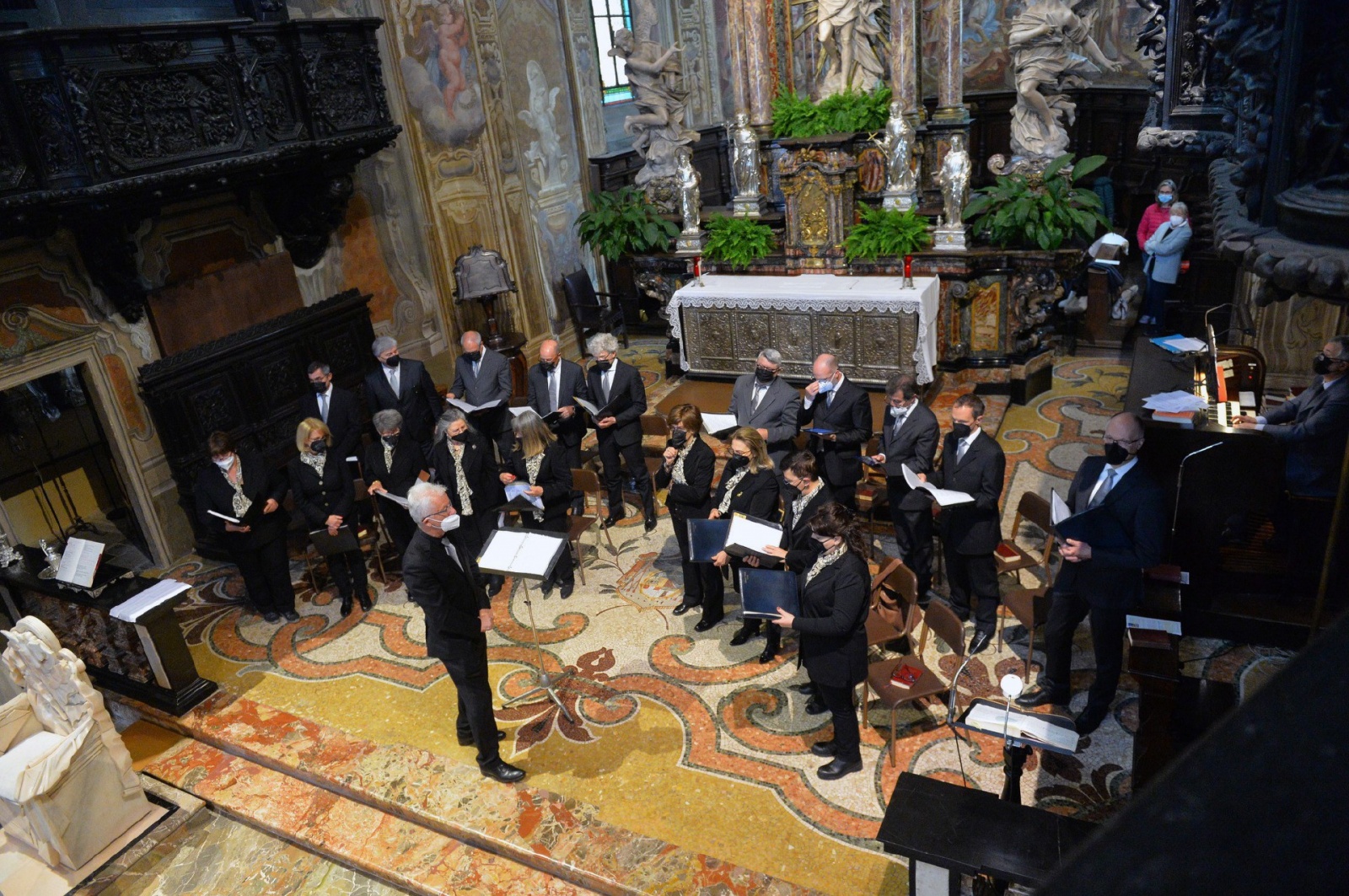 VARESE MESSA IN BASILICA PER PATRONALE SAN VITTORE 2022 E MAMMA DELL’ ANNO FEDERICA VECCHI
