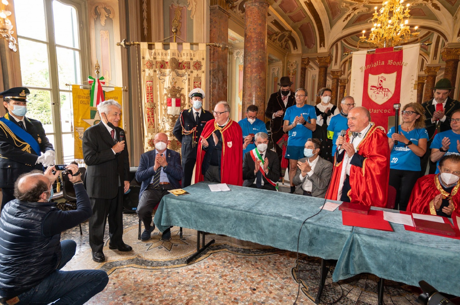 VARESE FESTA SAN VITTORE FAMIGLIA BOSINA MARCO DALFIOR PREMIAZIONE ATTIVITA' COMMERCIALE CITTADINA VILLA