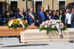 samarate funerale di stefania pivetta e della figlia giulia maja enrico puricelli filippo gesualdi emanuele antopnelli francesca brianza