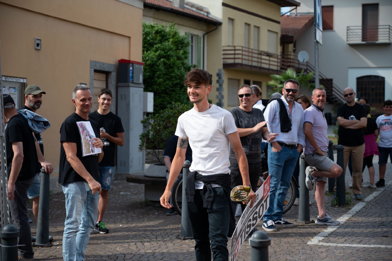 TAINO ALESSANDRO COVI CON IL SUO FAN CLUB
