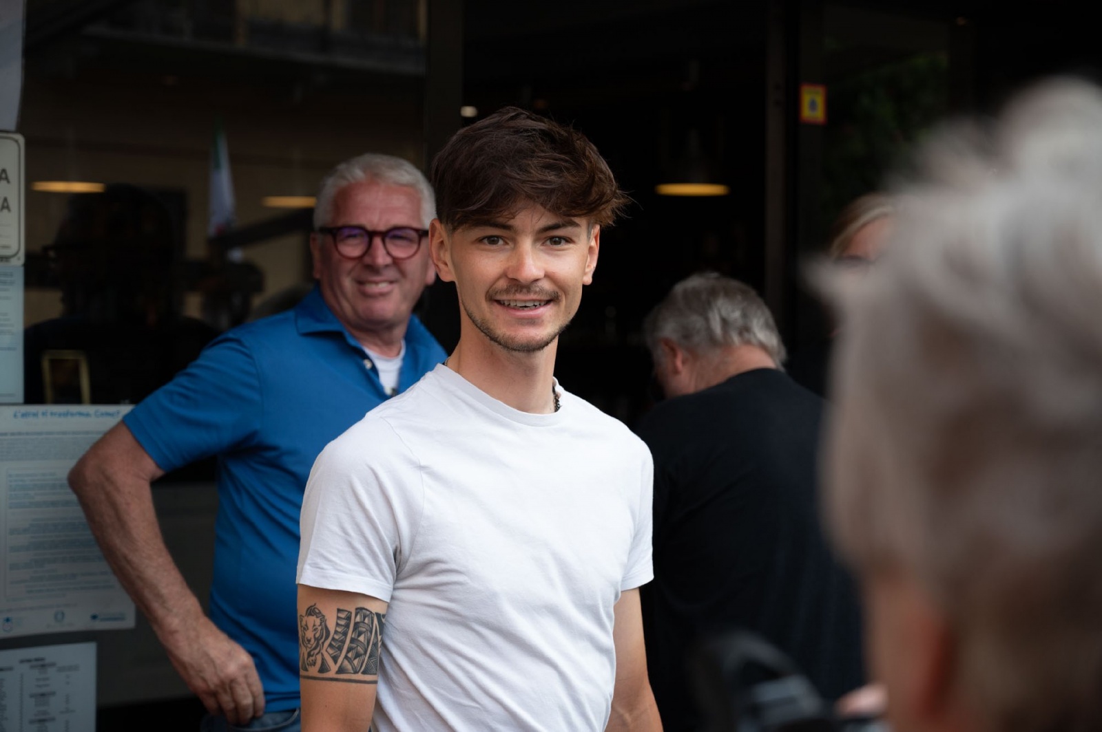 TAINO ALESSANDRO COVI CON IL SUO FAN CLUB