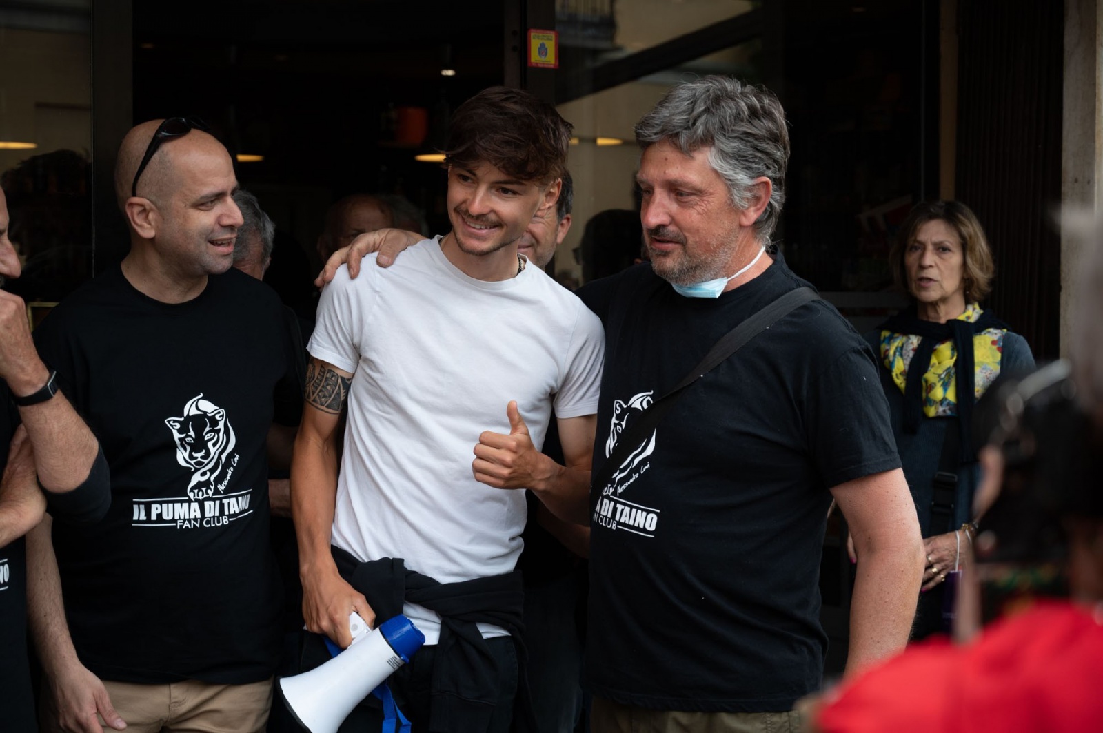 TAINO ALESSANDRO COVI CON IL SUO FAN CLUB