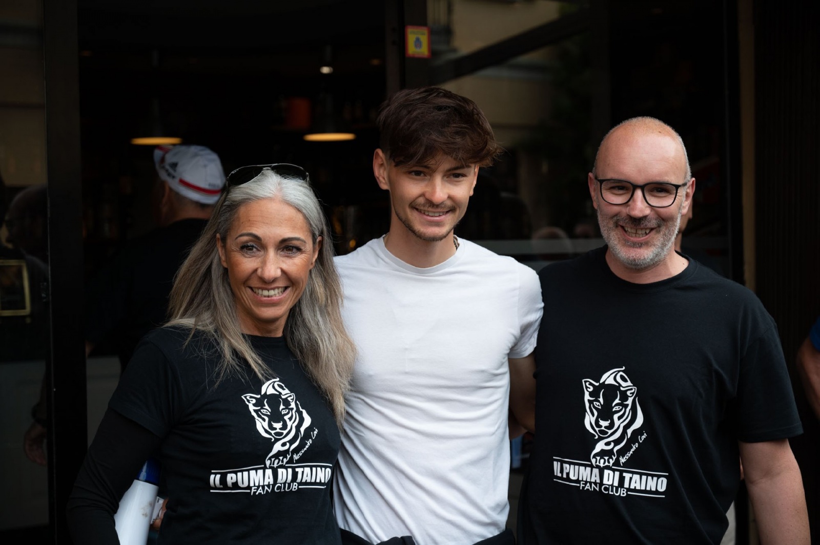 TAINO ALESSANDRO COVI CON IL SUO FAN CLUB