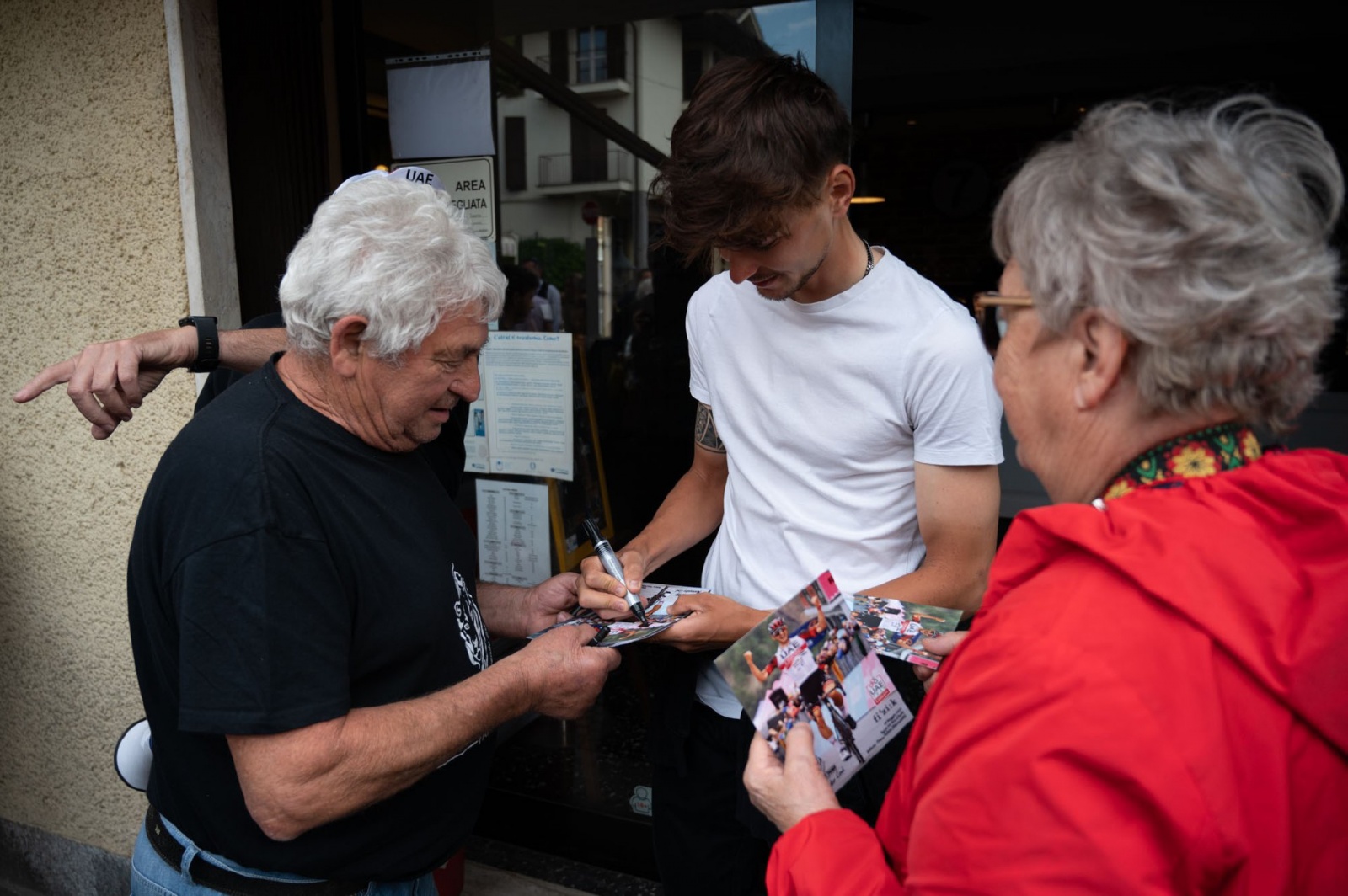 TAINO ALESSANDRO COVI CON IL SUO FAN CLUB