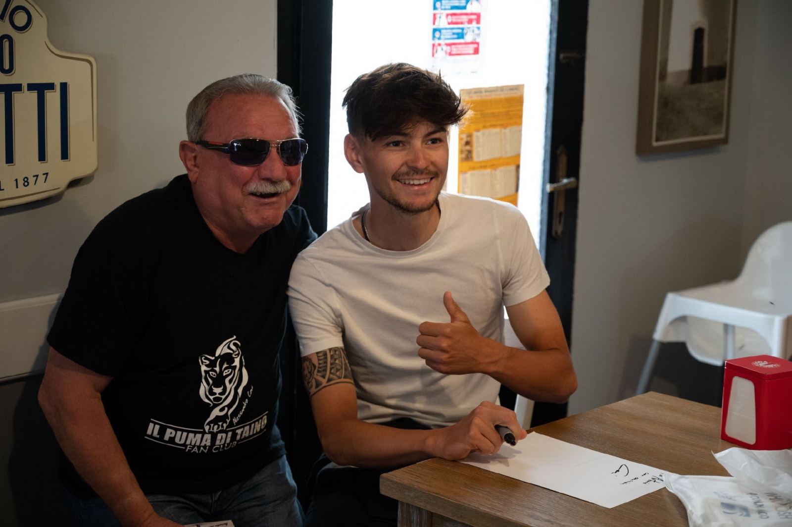 TAINO ALESSANDRO COVI CON IL SUO FAN CLUB