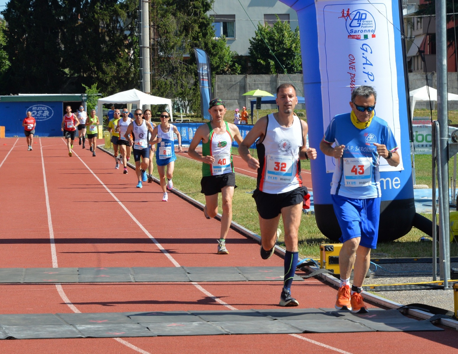 SARONNO PARTENZA GARA PODISTICA 24X1 ORA STADIO SARONNO