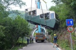SACRO MONTE SMONTAGGIO CABINE FUNICOLARE PER REVISIONE GENERALE NELLA FOTO SECONDA CABINA