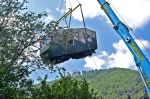 SACRO MONTE SMONTAGGIO CABINE FUNICOLARE PER REVISIONE GENERALE NELLA FOTO SECONDA CABINA