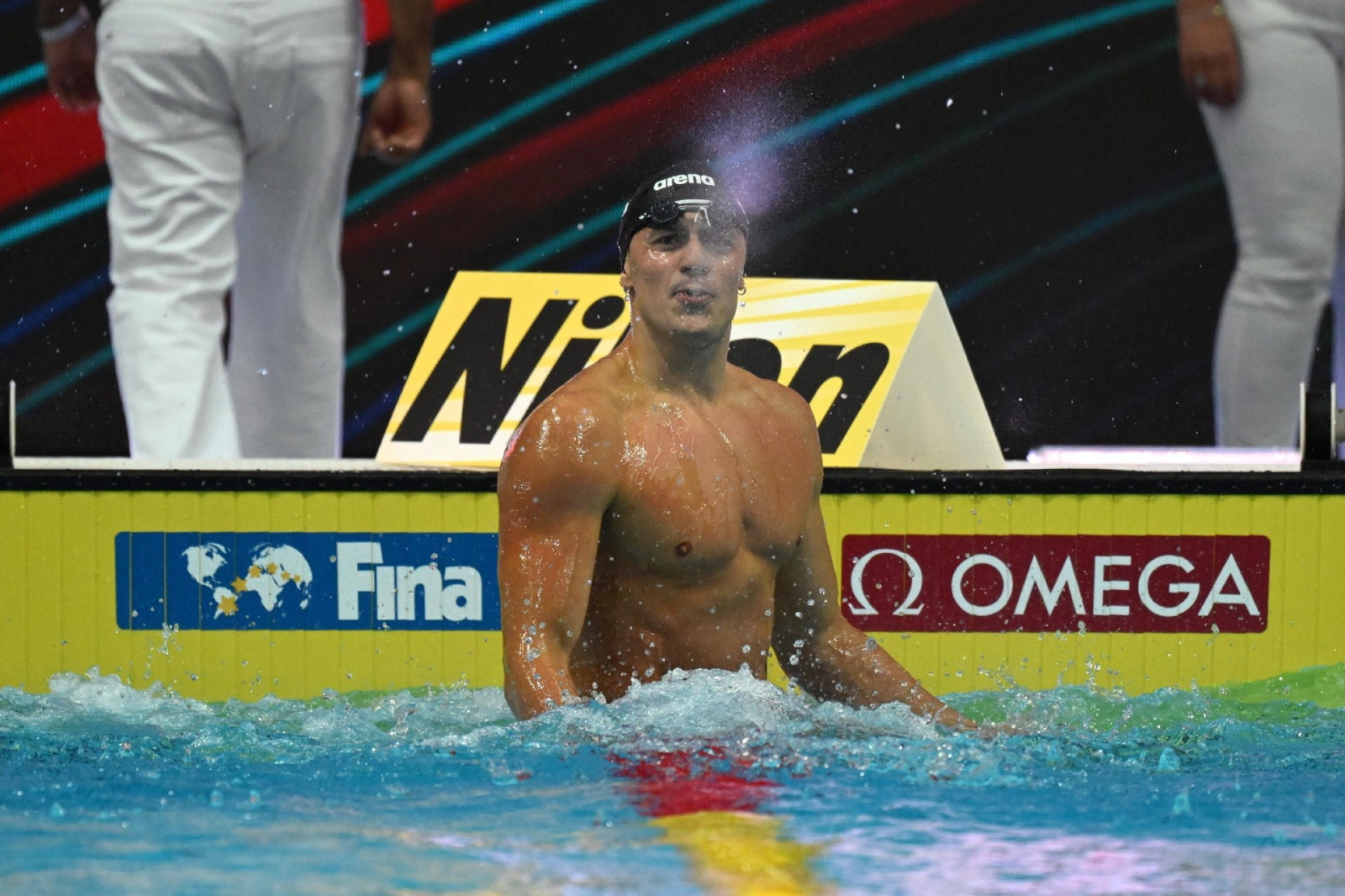 epa10022449 Nicolo Martinenghi of Italy reacts after winning the men's 100m Breaststroke final of the Swimming events at the 19th FINA World Aquatics Championships in Budapest, Hungary, 19 June 2022. EPA/Tibor Illyes HUNGARY OUT
