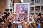 L�uscita della bara al funerale della piccola Diana Pifferi nella chiesa dei santi Pietro e Paolo a San Giuliano Milanese, 29 Luglio 2022.ANSA/MATTEO CORNER
