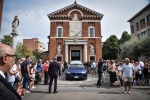 Cittadini partecipano al funerale della piccola Diana Pifferi nella chiesa dei santi Pietro e Paolo a San Giuliano Milanese, 29 Luglio 2022.ANSA/MATTEO CORNER