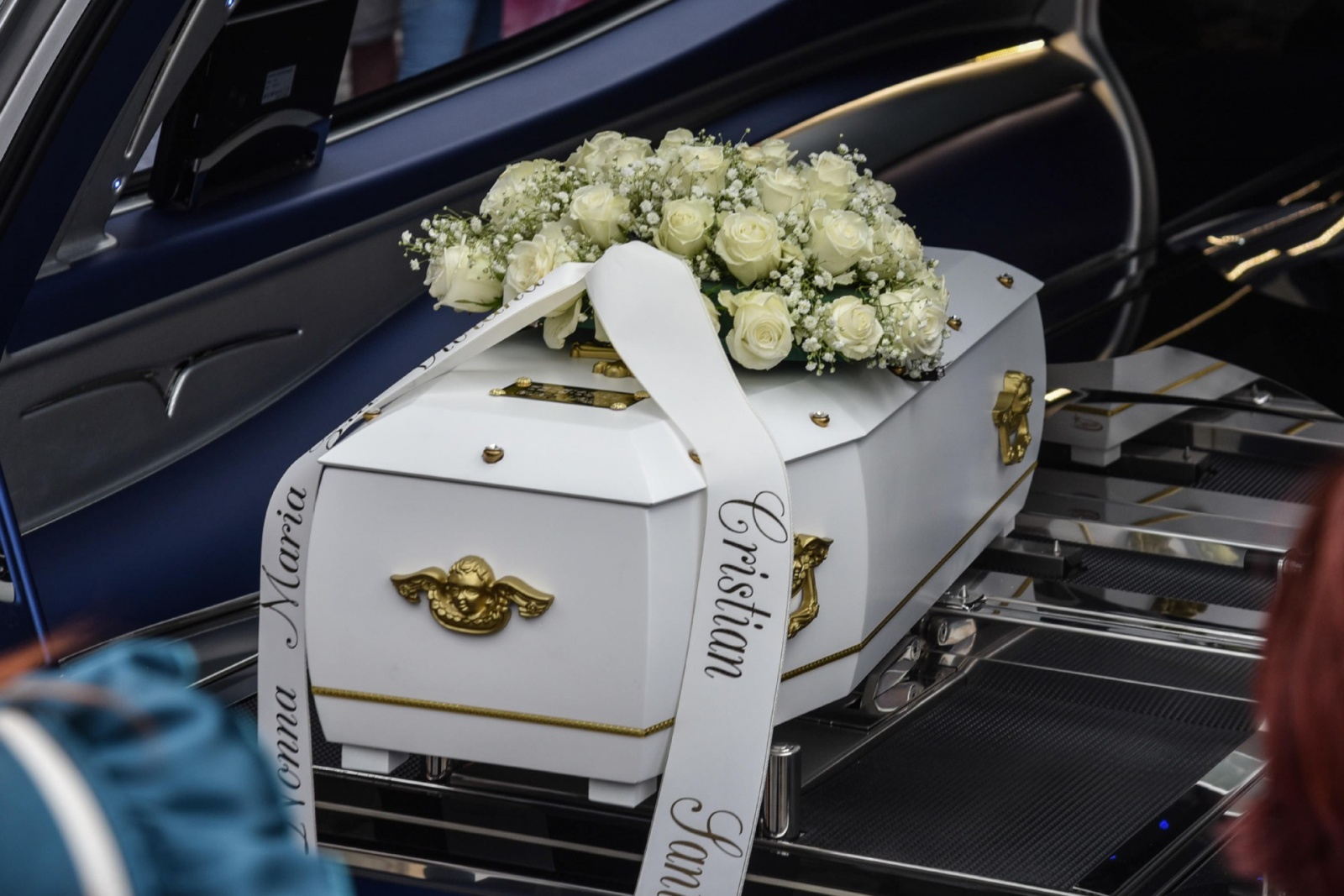 Il funerale della piccola Diana Pifferi nella chiesa dei santi Pietro e Paolo a San Giuliano Milanese, 29 Luglio 2022.ANSA/MATTEO CORNER