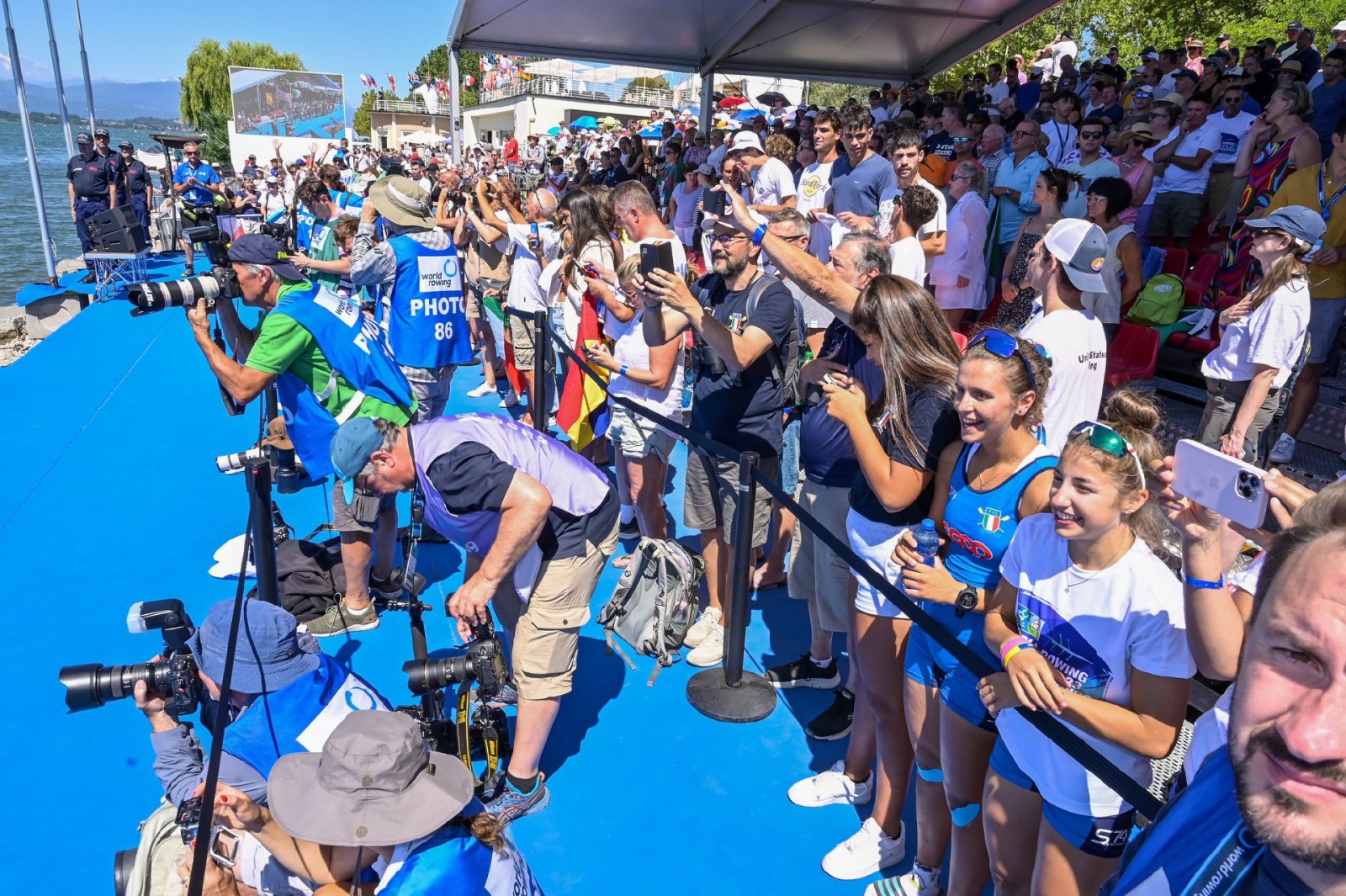 VARESE FINALI A MONDIALI CANOTTAGGIO 2022 UNDER 19 E PREMIAZIONI NELLA FOTO PUBBLICO TIFOSI