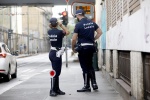 Dodicenne investito e ucciso in bicicletta - la Polizia Locale sul posto in via Bartolini a Milano, 9 agosto 2022.ANSA/MOURAD BALTI TOUATI