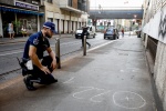 Dodicenne investito e ucciso in bicicletta - la Polizia Locale sul posto in via Bartolini a Milano, 9 agosto 2022.ANSA/MOURAD BALTI TOUATI
