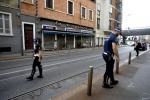 Dodicenne investito e ucciso in bicicletta - la Polizia Locale sul posto in via Bartolini a Milano, 9 agosto 2022.ANSA/MOURAD BALTI TOUATI