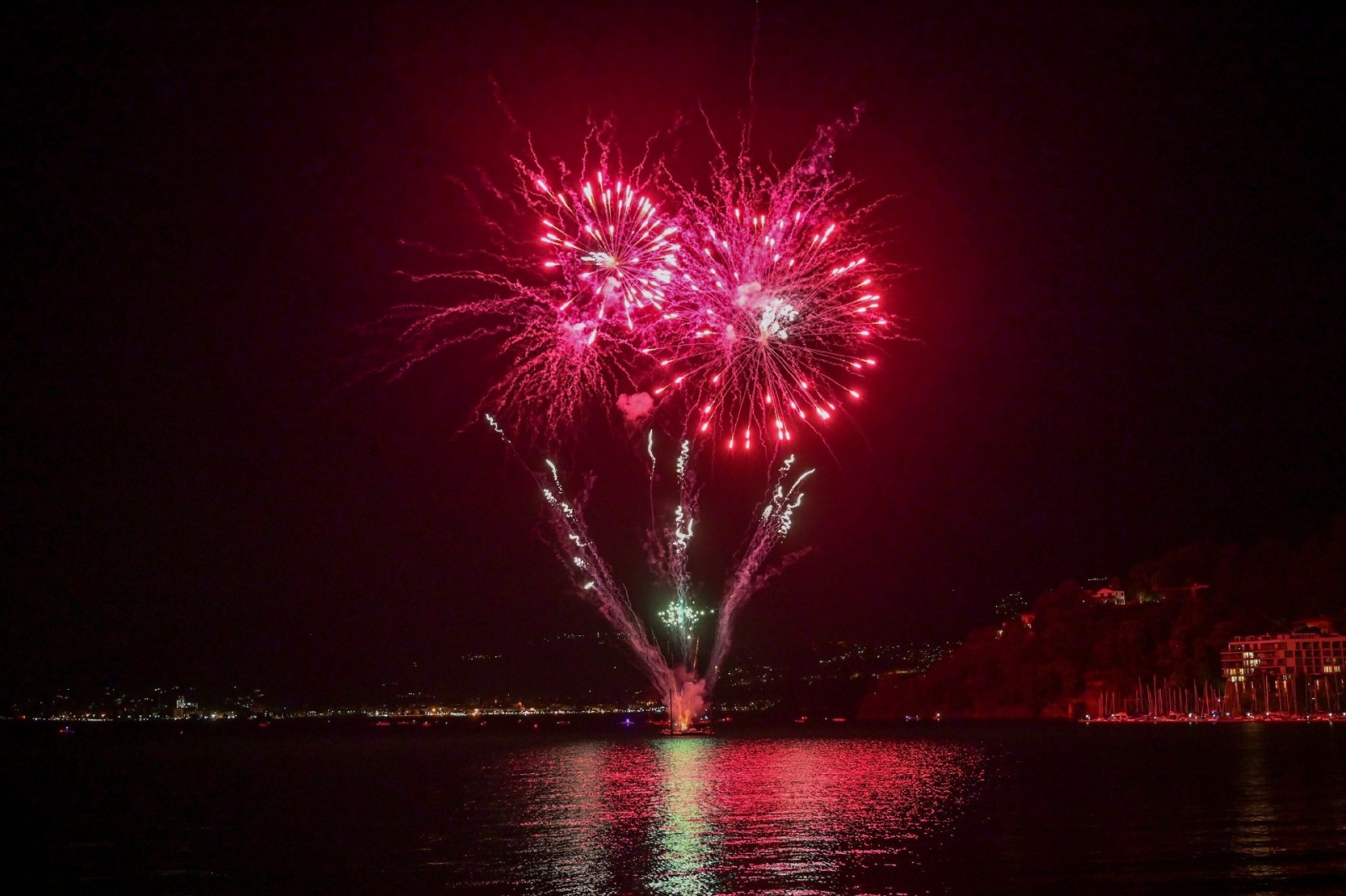 LAVENO MOMBELLO FERRAGOSTO 2022 FUOCHI D’ARTIFICIO