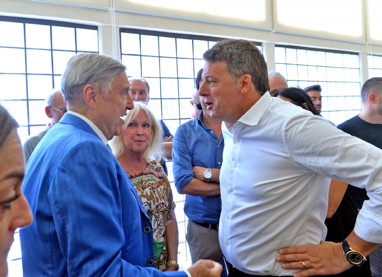 CASTIGLIONE OLONA MATTEO RENZI IN VISITA ALLA NAU OCCHIALI CON MARIACHIARA GADDA, DAVIDE GALIMBERTI, STEFANO MALERBA, GIANPAOLO ERMOLLI NELLA FOTO CON GUIDO BORGHI