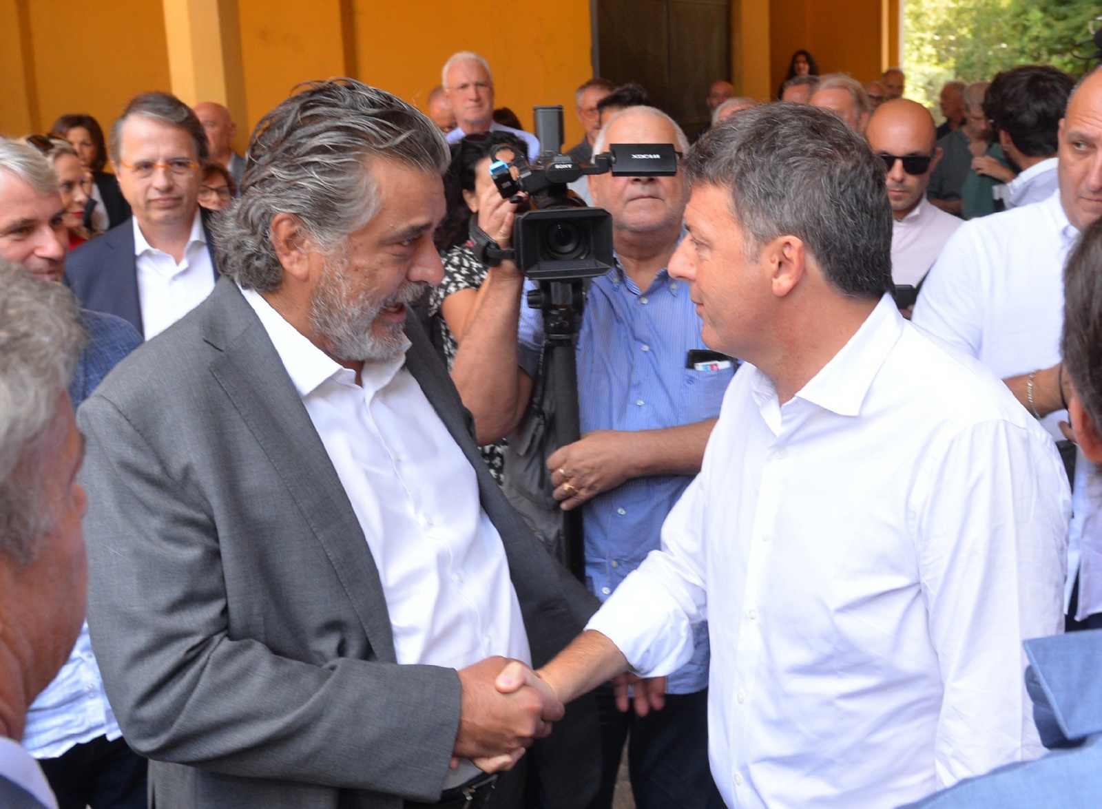 CASTIGLIONE OLONA MATTEO RENZI IN VISITA ALLA NAU OCCHIALI CON MARIACHIARA GADDA, DAVIDE GALIMBERTI, STEFANO MALERBA, GIANPAOLO ERMOLLI