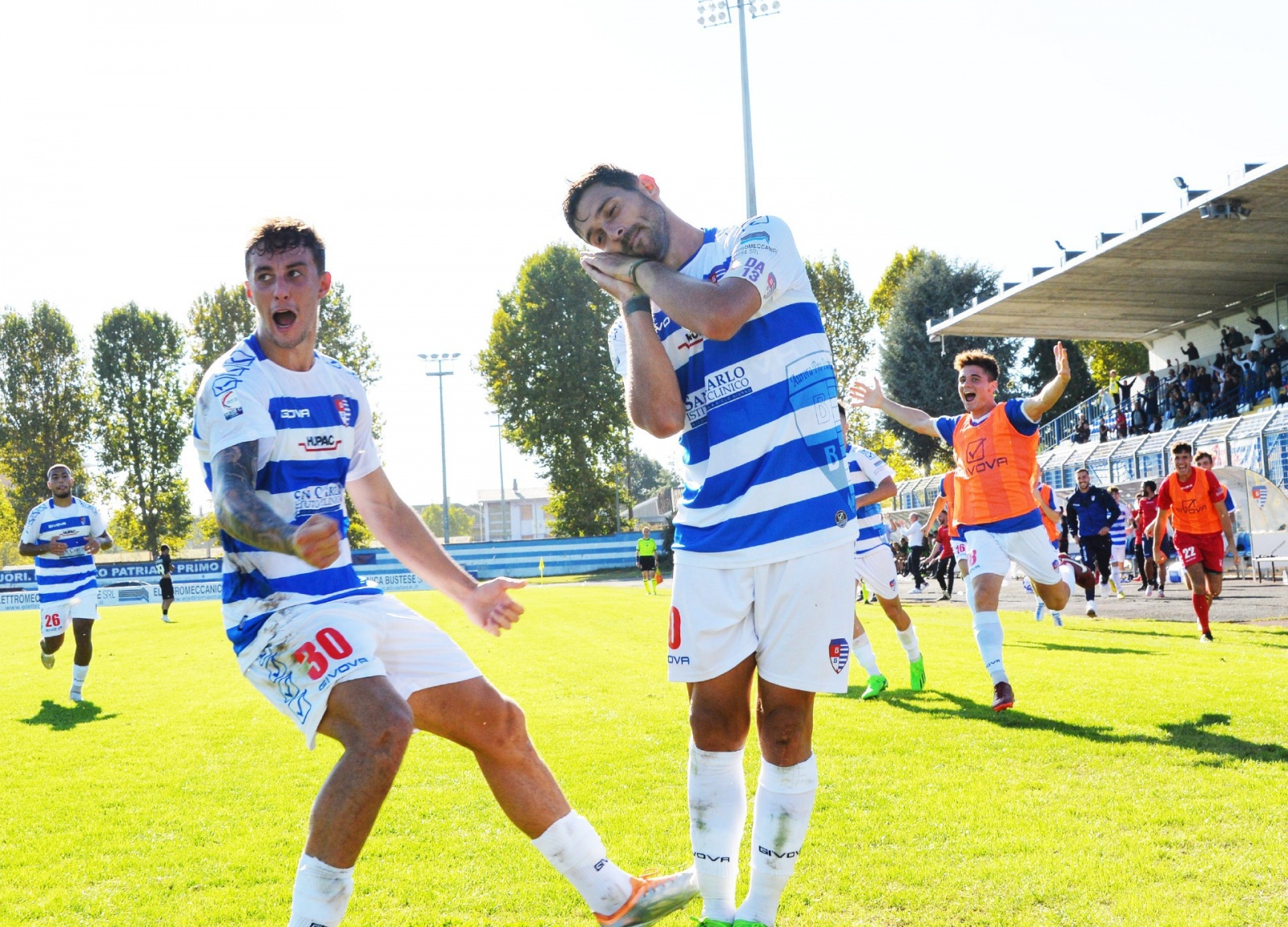 BUSTO ARSIZIO PRO PATRIA PRO VERCELLI CALCIO NELLA FOTO ESULTANZA NICCO