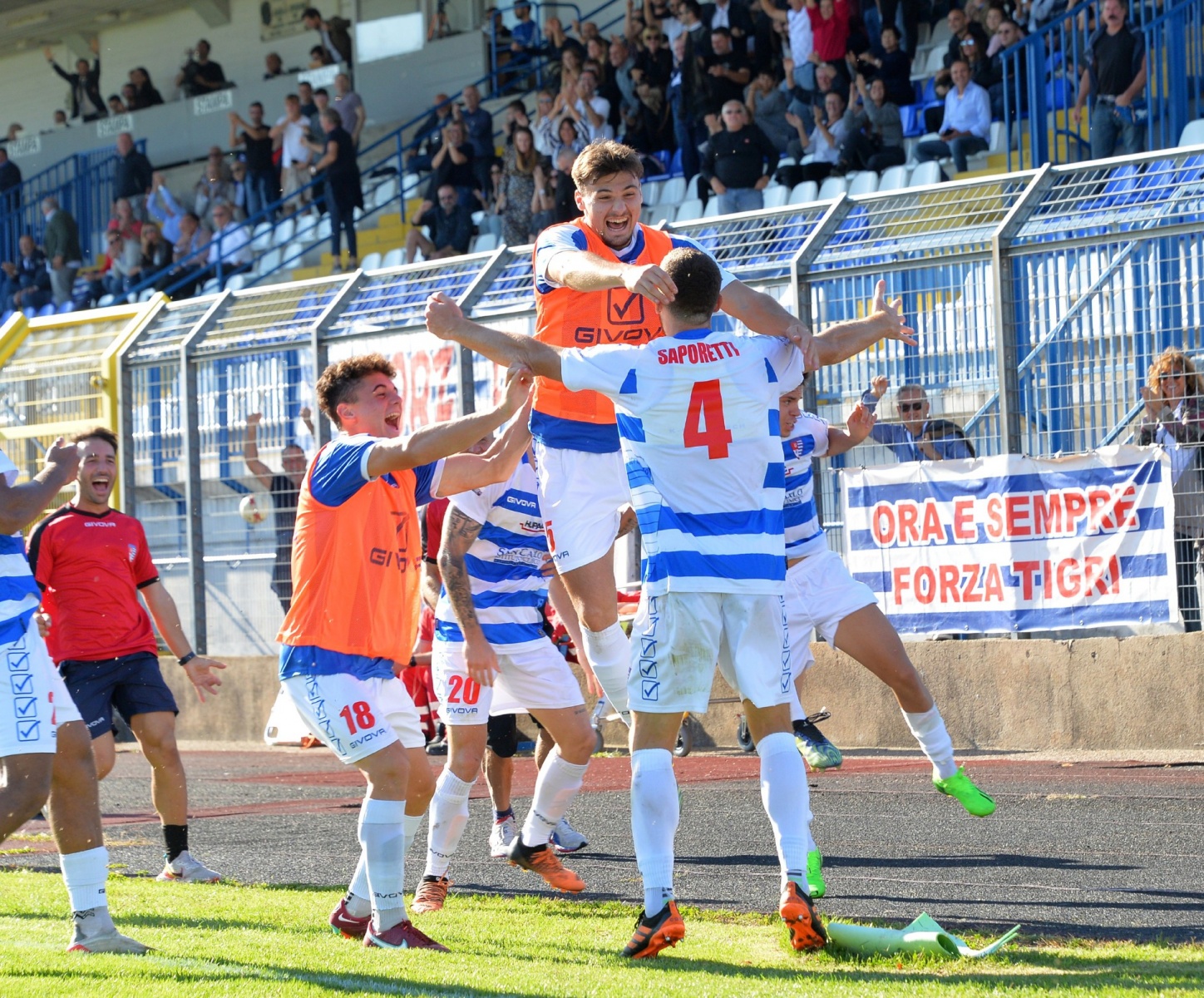 BUSTO ARSIZIO PRO PATRIA PRO VERCELLI CALCIO NELLA FOTO ESULTANZA SAPORETTI