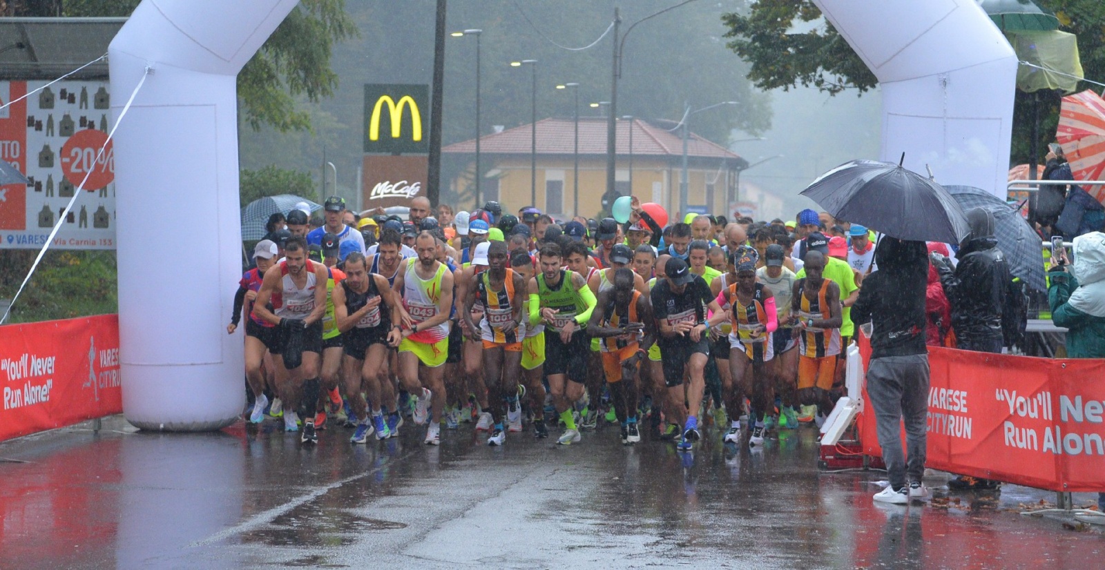 VARESE PREPARAZIONE ATLETI E PARTENZE VARESE CITYRUN 2022