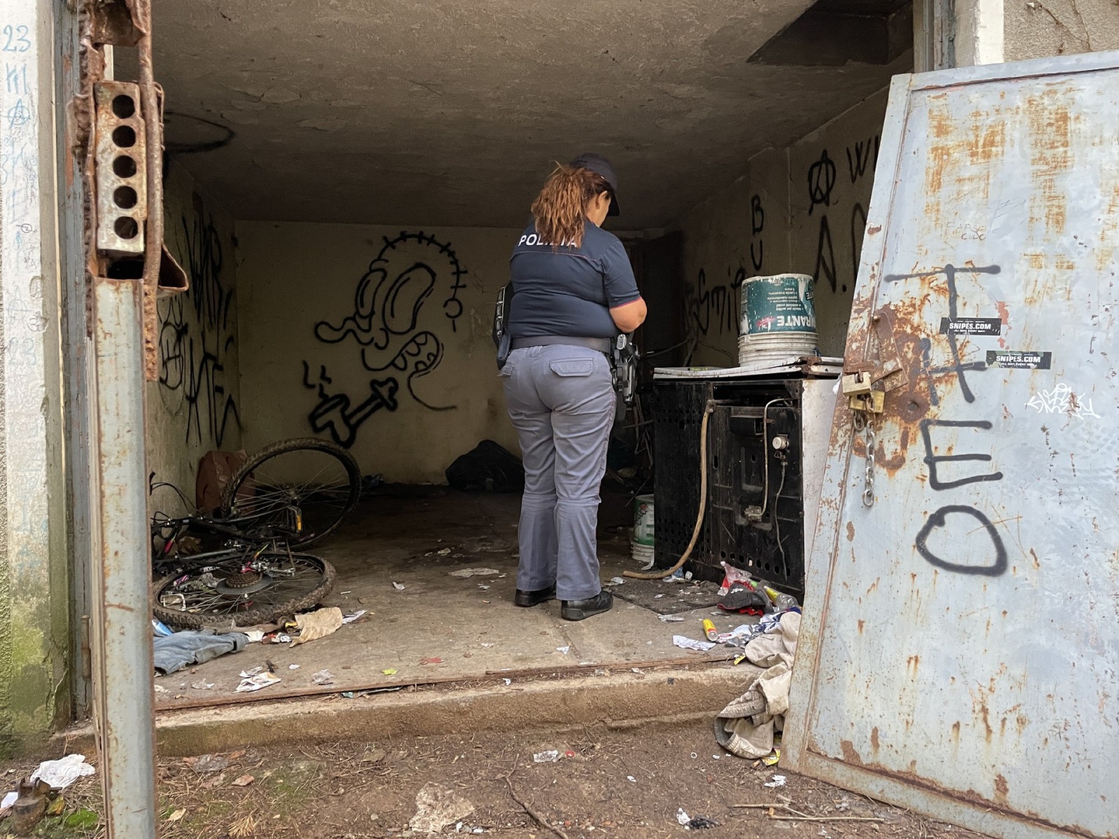 TRADATE OPERAZIONE ANTIDROGA SQUADRA MOBILE VARESE CON AUSILIO REPARTO PREVENZIONE CRIMINE MILANO E POLIZIA LOCALE