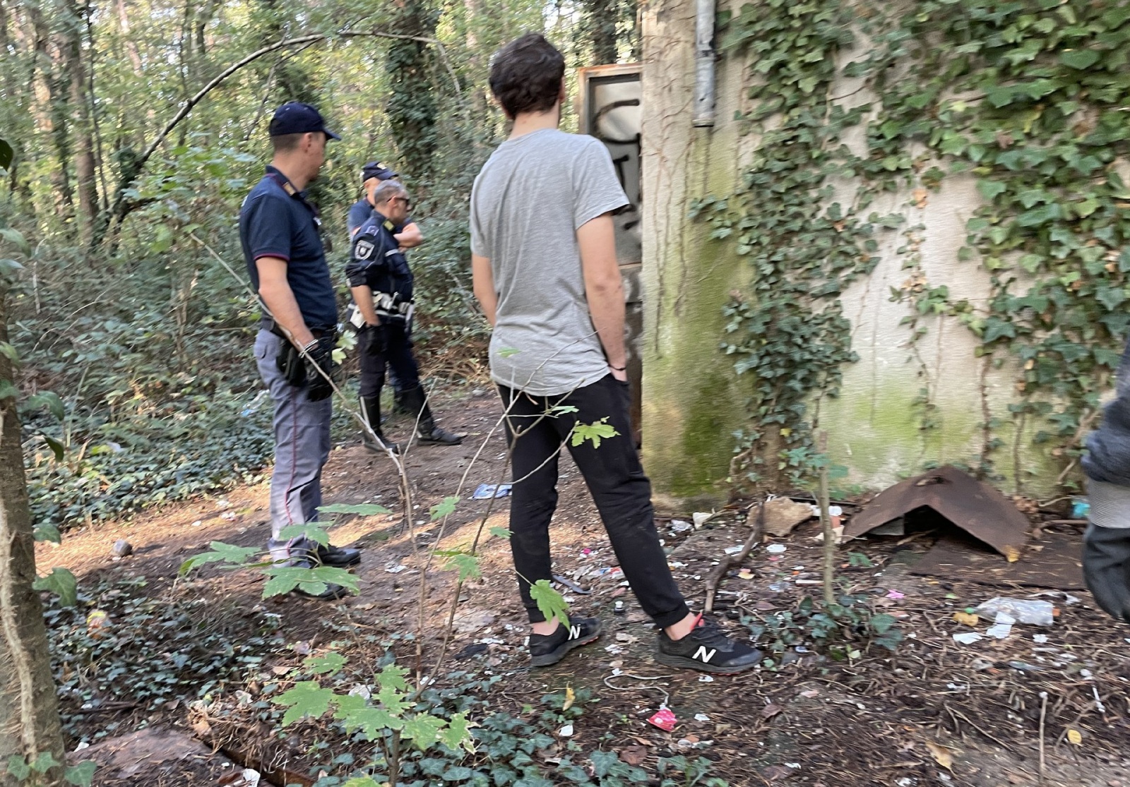 TRADATE OPERAZIONE ANTIDROGA SQUADRA MOBILE VARESE CON AUSILIO REPARTO PREVENZIONE CRIMINE MILANO E POLIZIA LOCALE