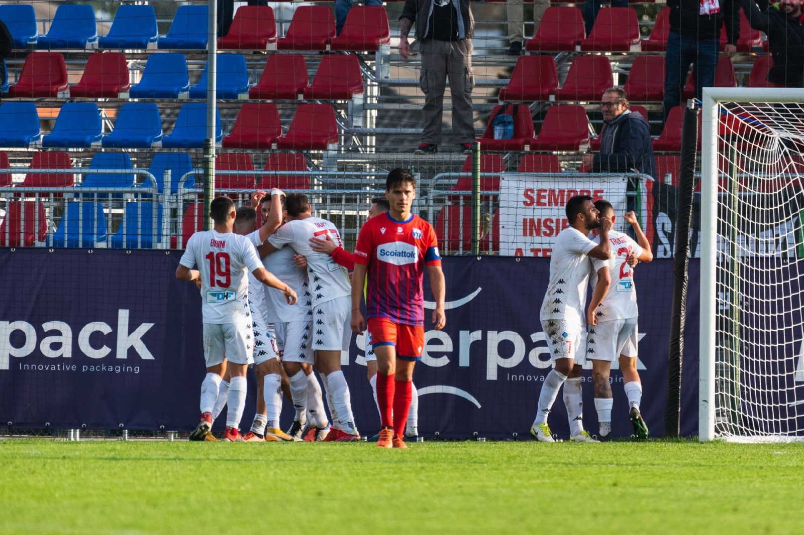 VENEGONO SUPERIORE CALCIO SERIE D COPPA ITALIA VARESINA VS. CITTA’ DI VARESE NELLA FOTO ESULTANZA VARESE㼺៷