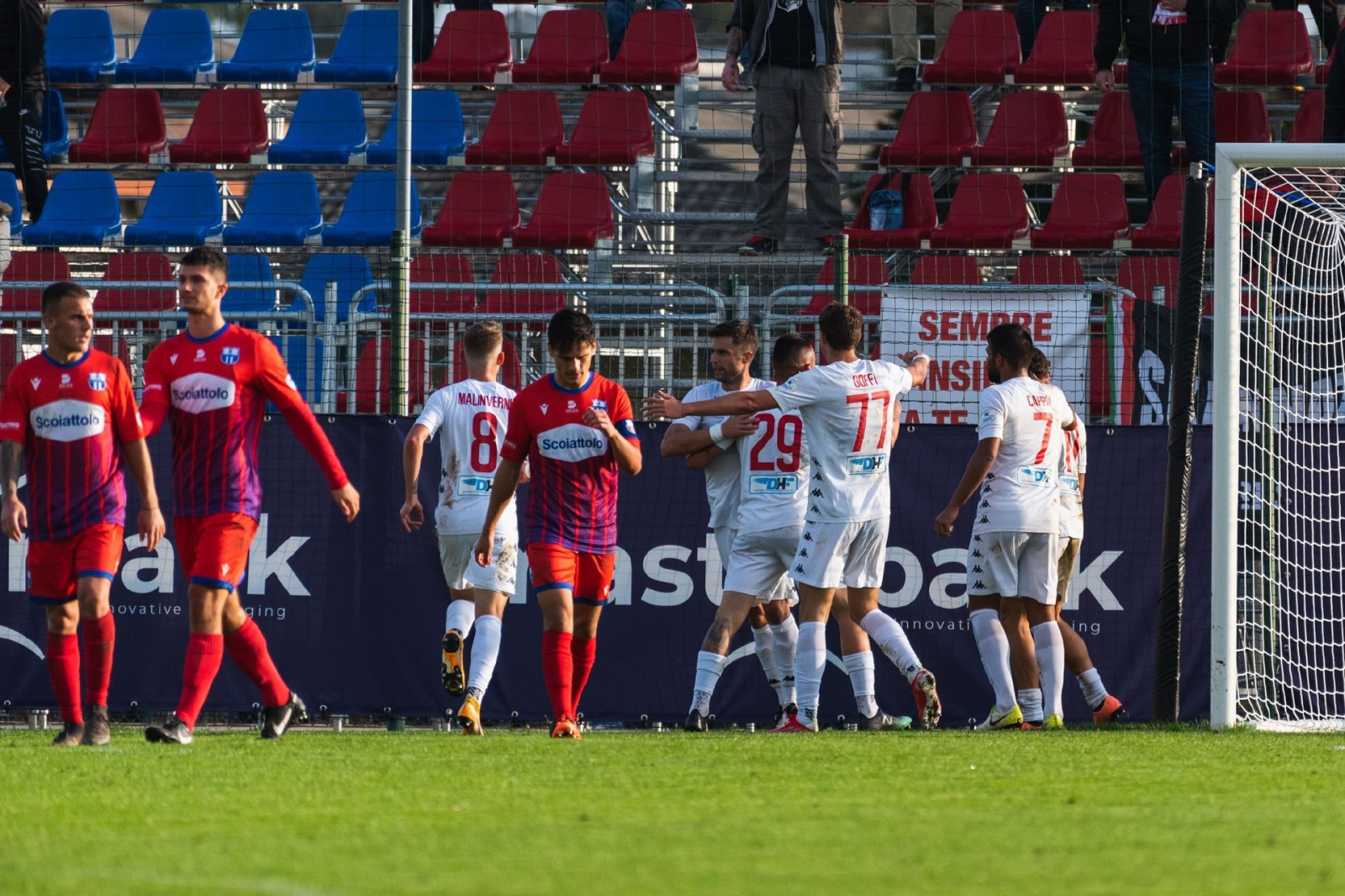 VENEGONO SUPERIORE CALCIO SERIE D COPPA ITALIA VARESINA VS. CITTA’ DI VARESE NELLA FOTO ESULTANZA VARESE䍢ᒪ
