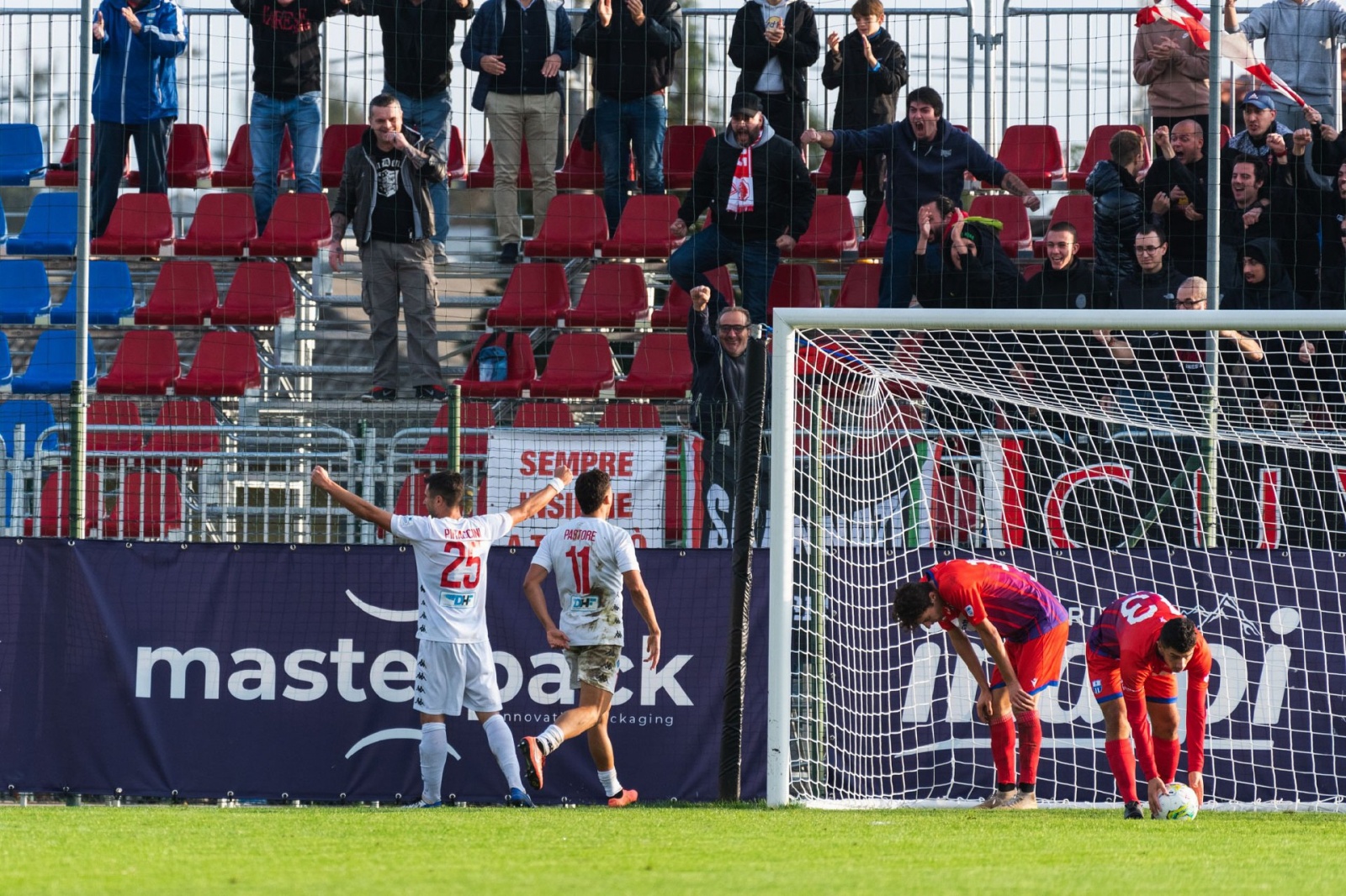 VENEGONO SUPERIORE CALCIO SERIE D COPPA ITALIA VARESINA VS. CITTA’ DI VARESE NELLA FOTO ESULTANZA VARESE PIRACCINI LUCA