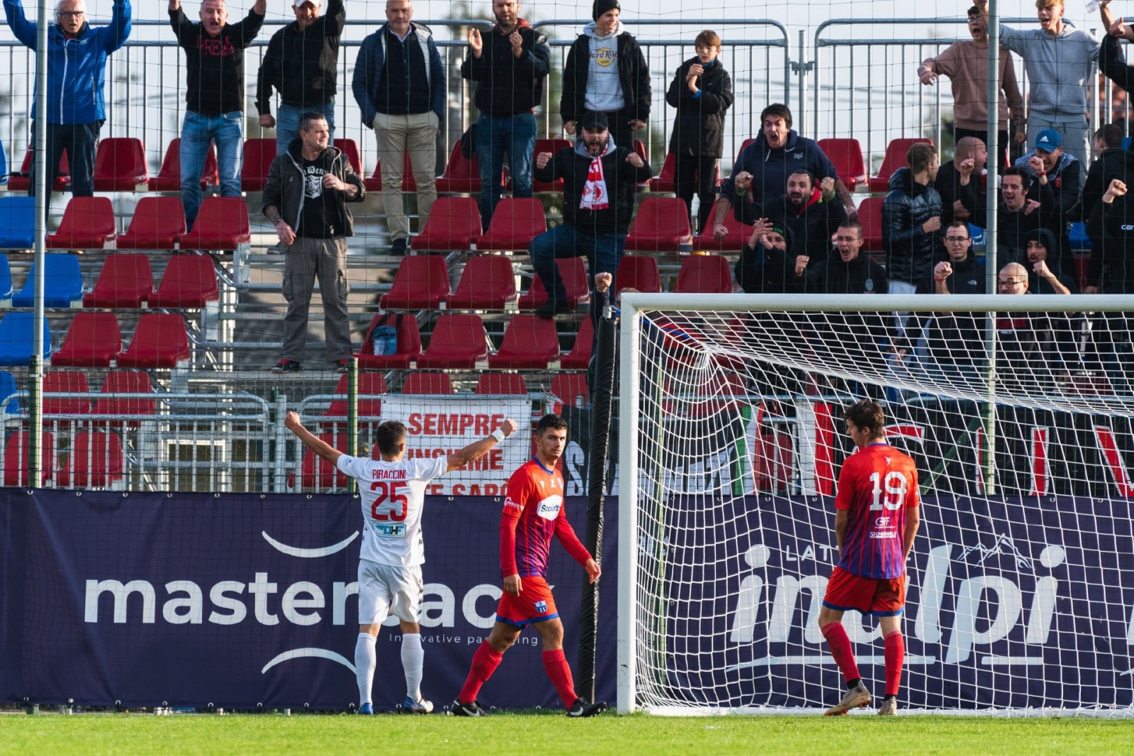 VENEGONO SUPERIORE CALCIO SERIE D COPPA ITALIA VARESINA VS. CITTA’ DI VARESE NELLA FOTO ESULTANZA VARESE PIRACCINI LUCA
