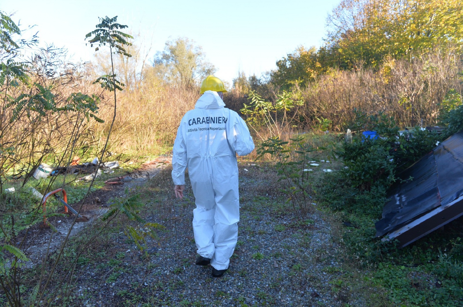 AZZATE INIZIO LAVORI BONIFICA CAMPING SETTELAGHI, A SPESE DEL NUOVO PROPRIETARIO PANZERI, CON SOPRALLUOGO CARABINIERI FORESTALI