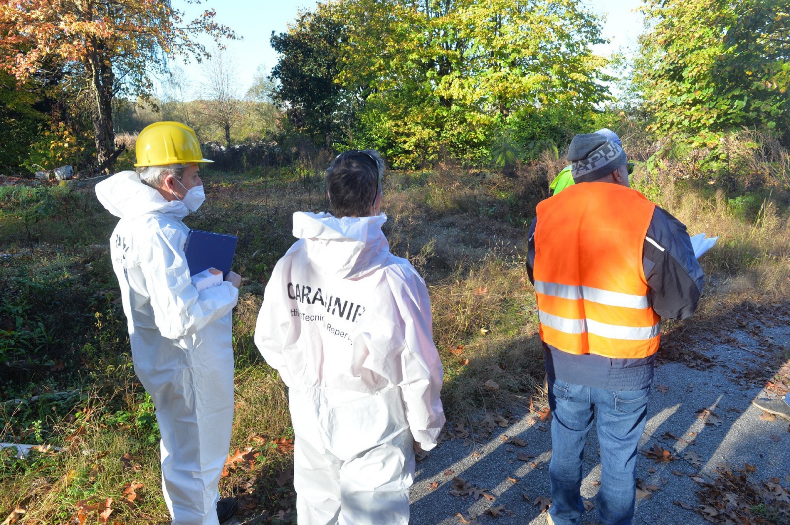 AZZATE INIZIO LAVORI BONIFICA CAMPING SETTELAGHI, A SPESE DEL NUOVO PROPRIETARIO PANZERI, CON SOPRALLUOGO CARABINIERI FORESTALI