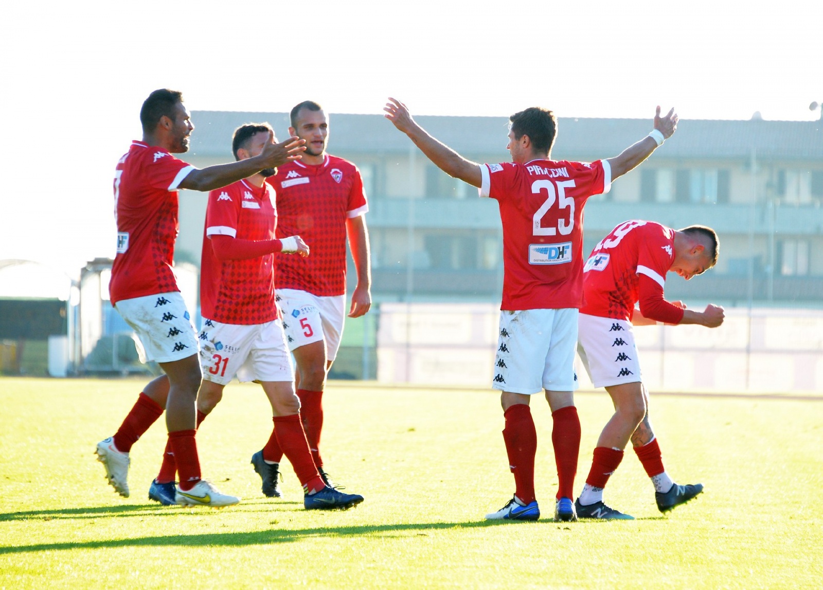 BRUSAPORTO BRUSAPORTO CALCIO CITTAÕ DI VARESE NELLA FOTO ESULTANZA PIRACCINI
