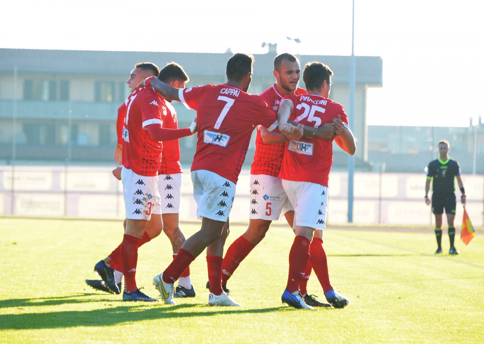 BRUSAPORTO BRUSAPORTO CALCIO CITTAÕ DI VARESE NELLA FOTO ESULTANZA PIRACCINI
