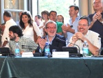 VARESE PRIMO CONSIGLIO COMUNALE GUNTA GALIMBERTI CON ROBERTO MARONI CONSIGLIERE D'OPPOSIZIONE NELLA FOTO MARONI APPLAUDE IN CONSIGLIO