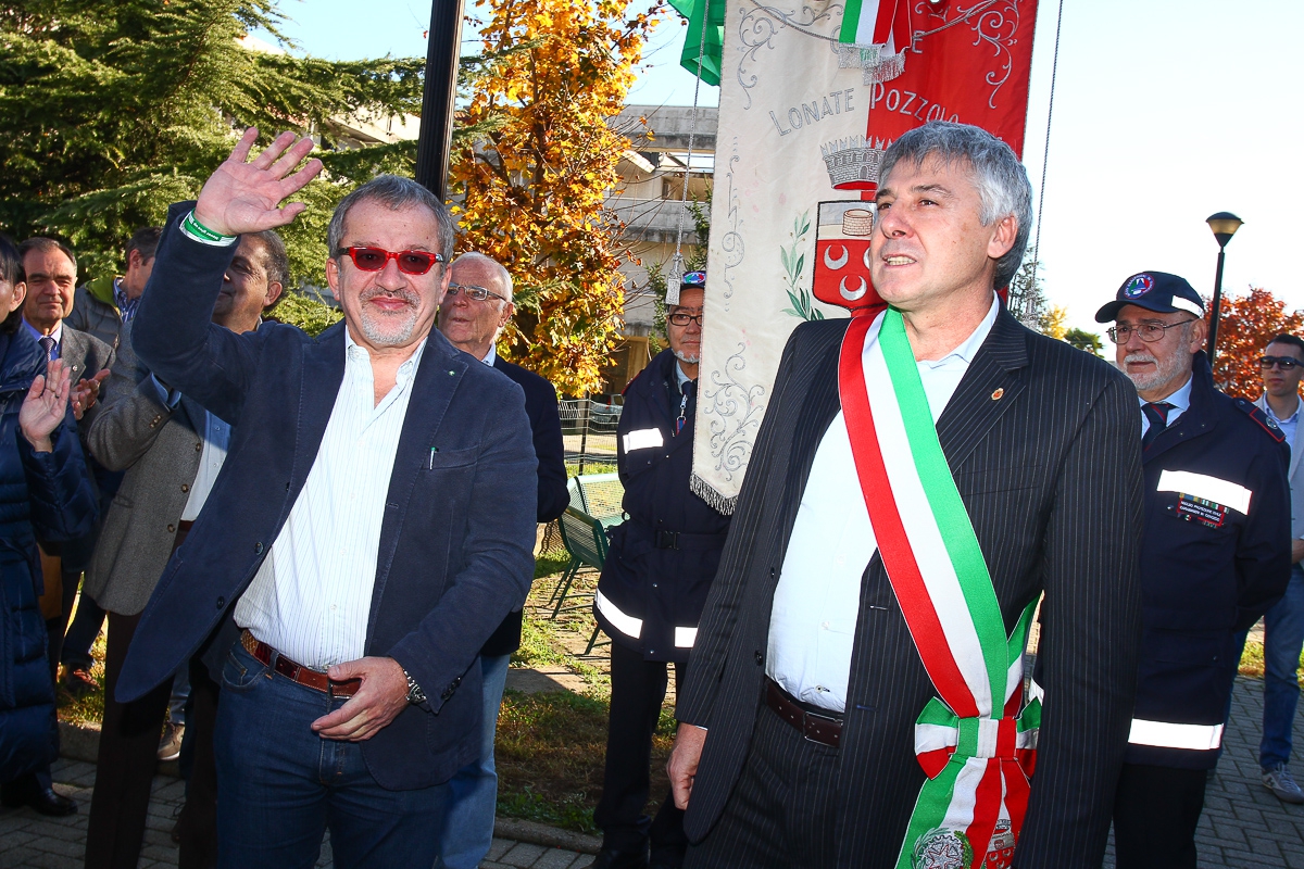 LONATE POZZOLO VARESE SAN ANTONINO TICINO MARONI INAUGURA PIAZZA ORIANA FALLACI