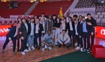 VARESE. FESTA DI NATALE 2022 OPENJOBMETIS PALLACANESTRO VARESE ALL’ENERXENIA ARENA NELLA FOTO GRUPPONE CON FIDANZATE E STAFF TECNICO