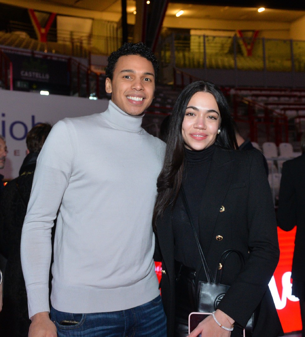 VARESE. FESTA DI NATALE 2022 OPENJOBMETIS PALLACANESTRO VARESE ALLÕENERXENIA ARENA NELLA FOTO REYES CON LA COMPAGNA