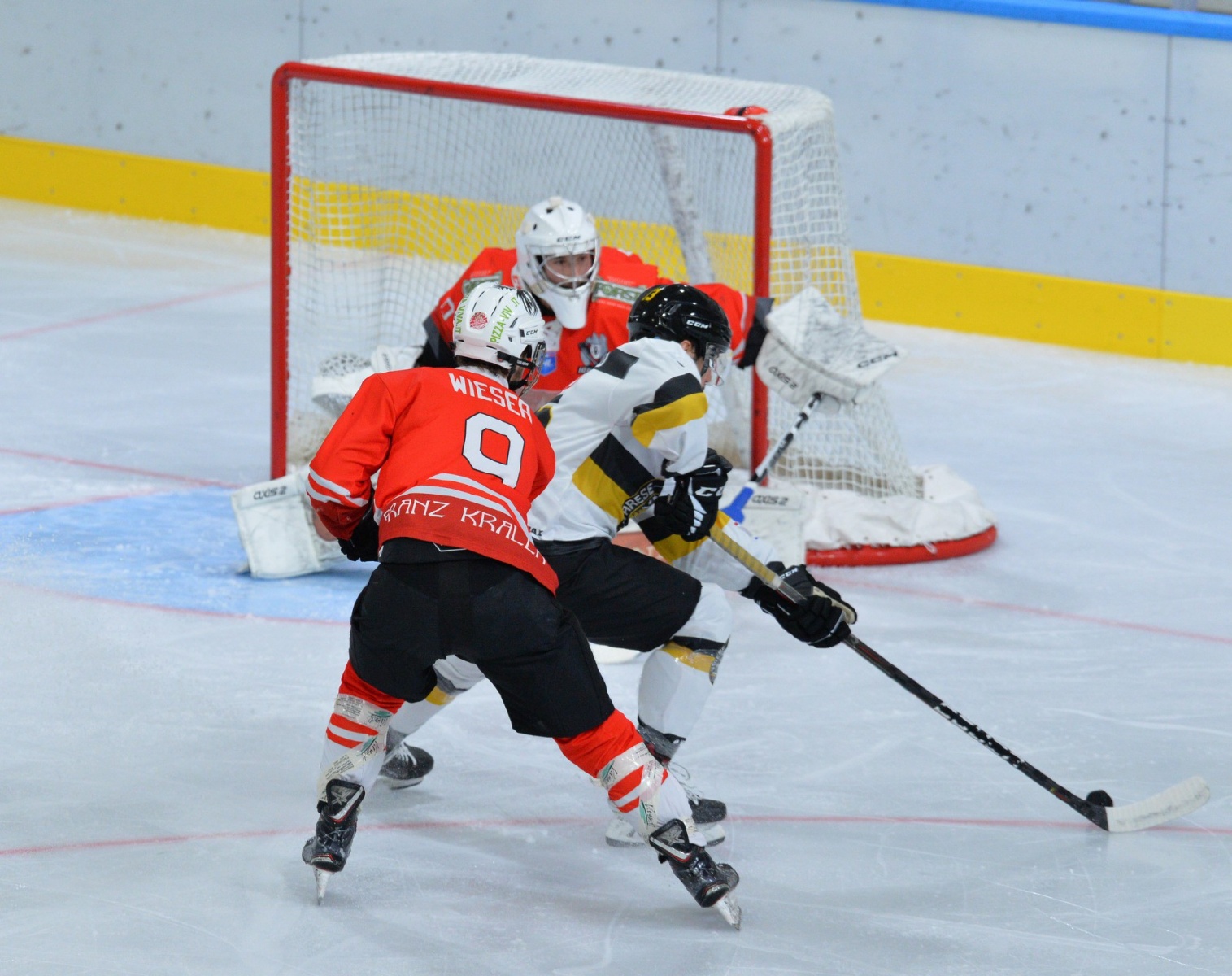 VAREWSE. HOCKEY. HCMV VARESE HOCKEY-AHC TOBLACH DOBBIACO ICEBEARS NELLA FOTO