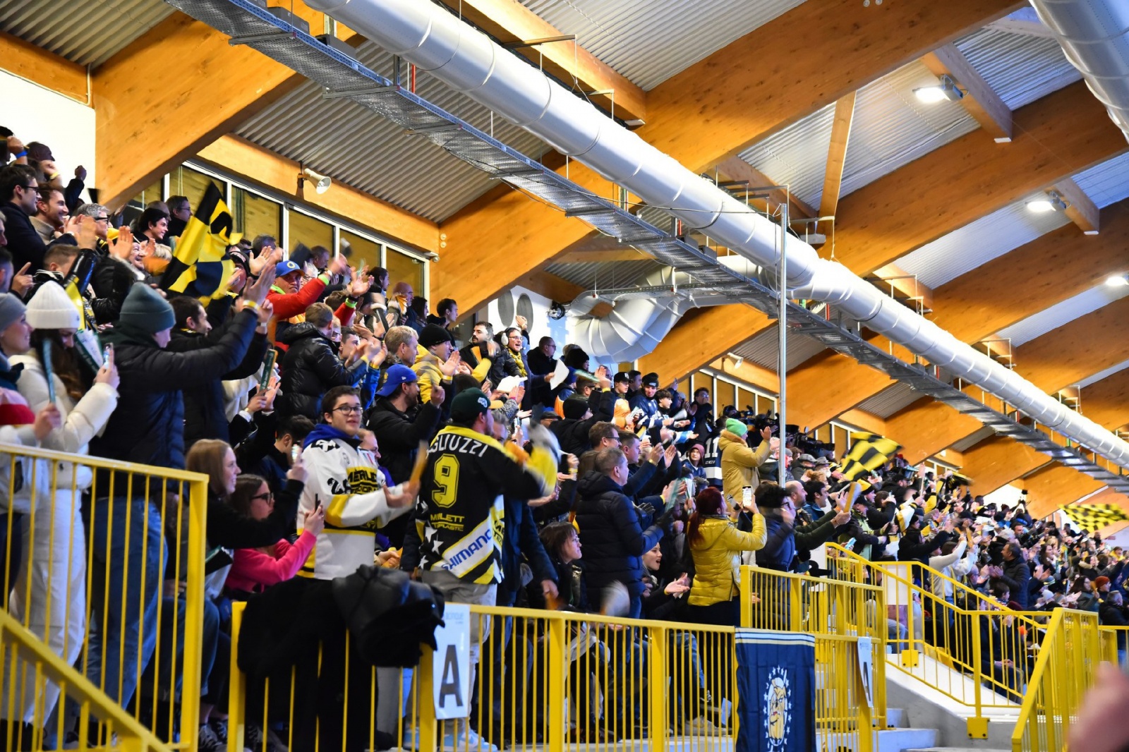 VARESE. HOCKEY. COPPA ITALIA. FINALS FOUR. SEMIFINALI HCMV VARESE HOCKEY - HC EPPAN APPIANO ANET NELLA FOTO TRIBUNA