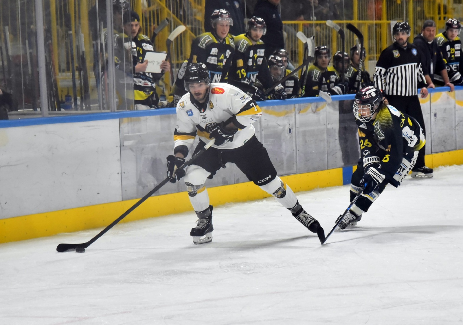 VARESE. HOCKEY. COPPA ITALIA. FINALS FOUR. SEMIFINALI HCMV VARESE HOCKEY - HC EPPAN APPIANO ANET NELLA FOTO DESAUTELES