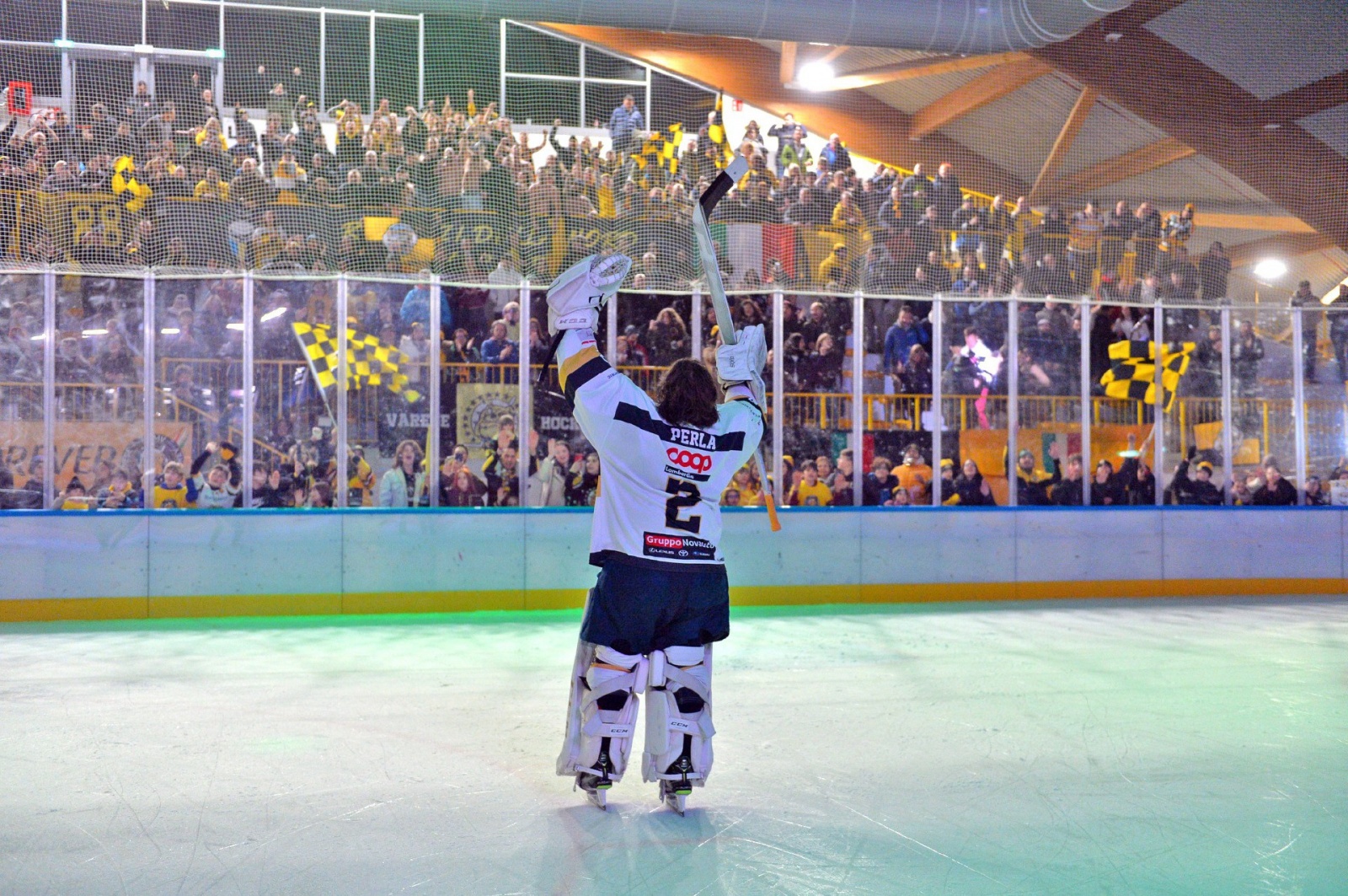 VARESE. HOCKEY. COPPA ITALIA. FINALS FOUR. SEMIFINALI HCMV VARESE HOCKEY - HC EPPAN APPIANO ANET NELLA FOTO ESULTANZA FINALE PERLA