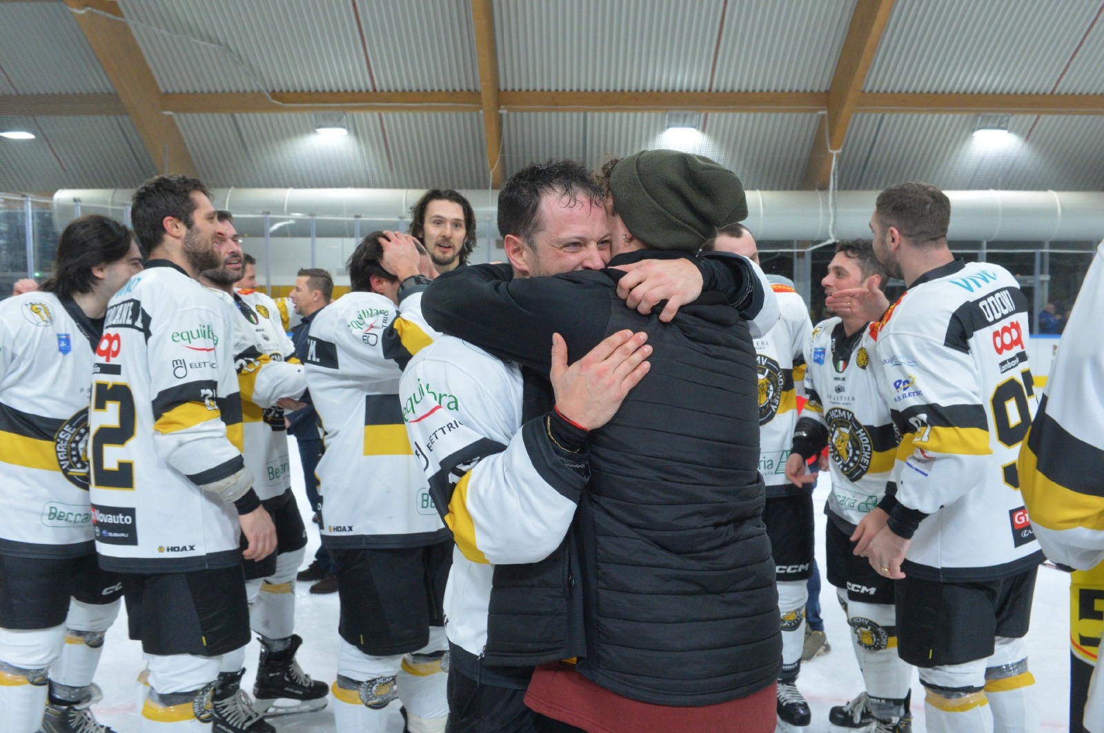 VARESE. HOCKEY. COPPA ITALIA. FINALS FOUR. FINALE HCMV VARESE HOCKEY - SV KALTERN ROTHOBLASS CALDARO NELLA FOTO FINALE FESTEGGIAMENTI