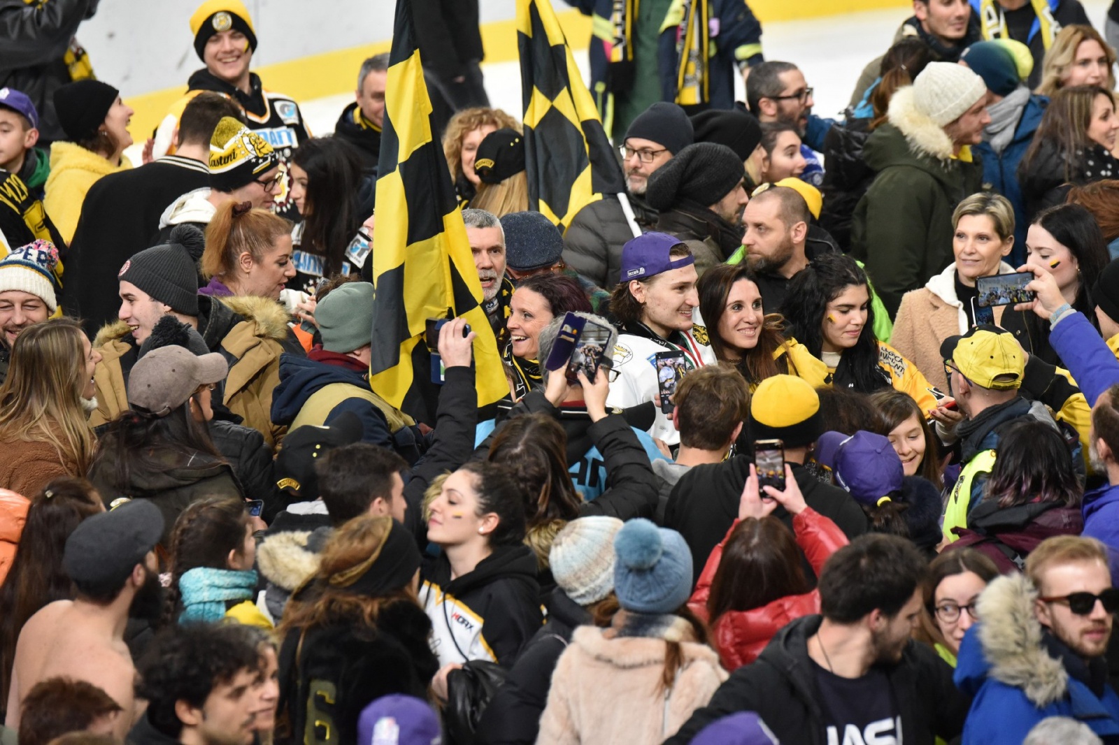 VARESE. HOCKEY. COPPA ITALIA. FINALS FOUR. FINALE HCMV VARESE HOCKEY - SV KALTERN ROTHOBLASS CALDARO NELLA FOTO FINALE FESTEGGIAMENTI