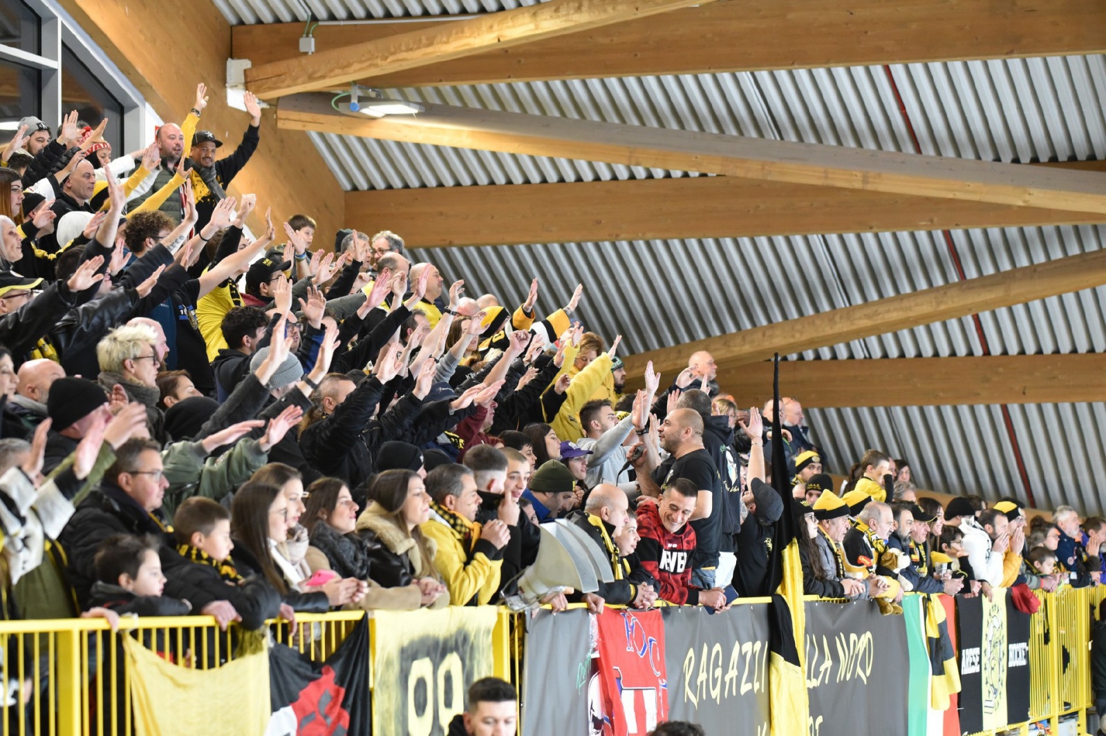 VARESE. HOCKEY. COPPA ITALIA. FINALS FOUR. FINALE HCMV VARESE HOCKEY - SV KALTERN ROTHOBLASS CALDARO NELLA FOTO FINALE FESTEGGIAMENTI